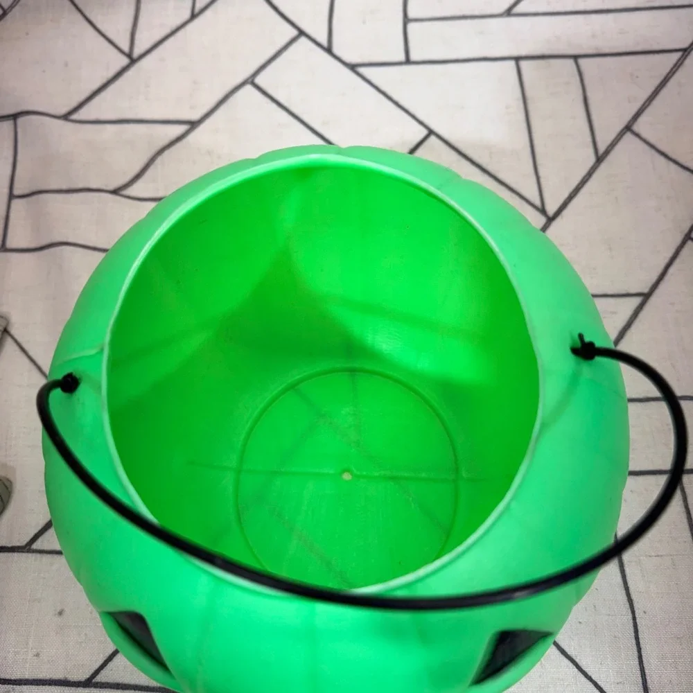 General Foam Jack-O-Lantern Bucket 7